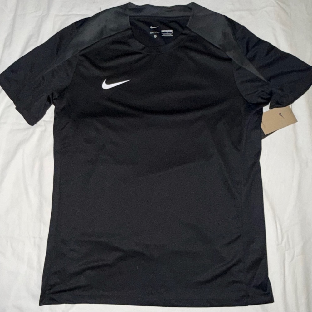 Nike Men's Black short sleeve slim-fit shirt